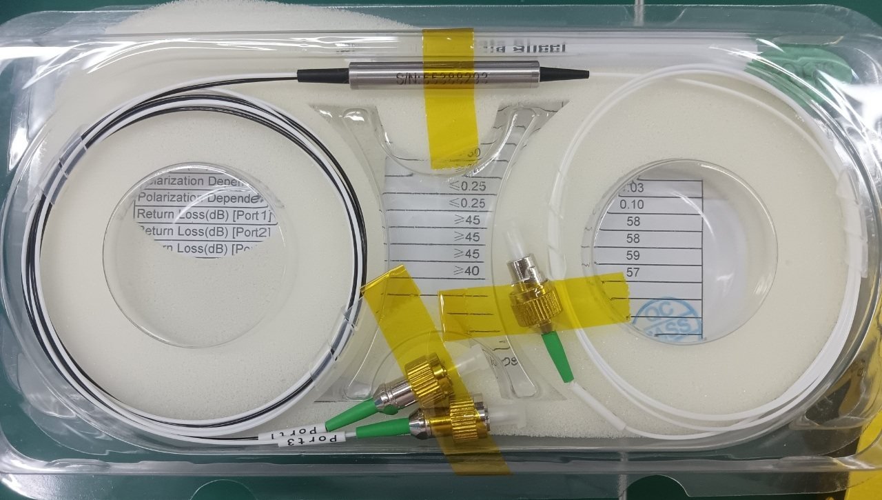 Close-up of the same 1550nm circulator showing the FC/APC connectors and Port 3 fiber label